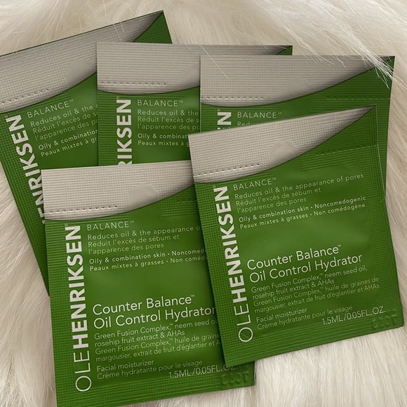 💖FREE ADD-ON💖 Facial Skincare Sample Bundle - Picture 2 of 6